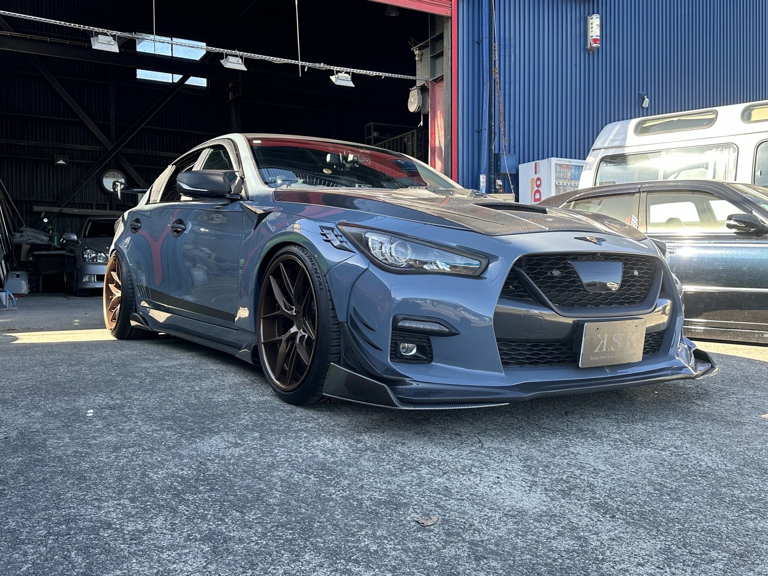 Ｖ３７ スカイライン